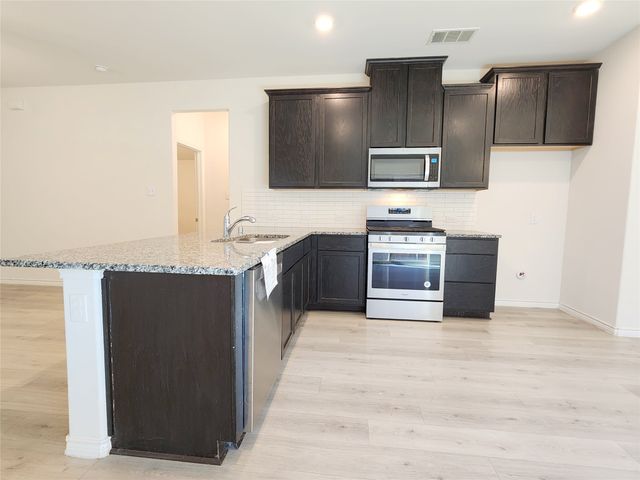 2124 Hobby Drive, Forney, TX 75126