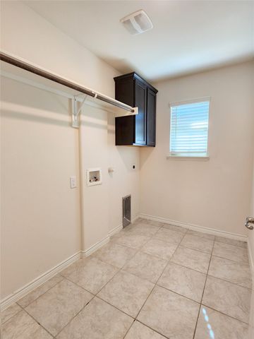 2124 Hobby Drive, Forney, TX 75126