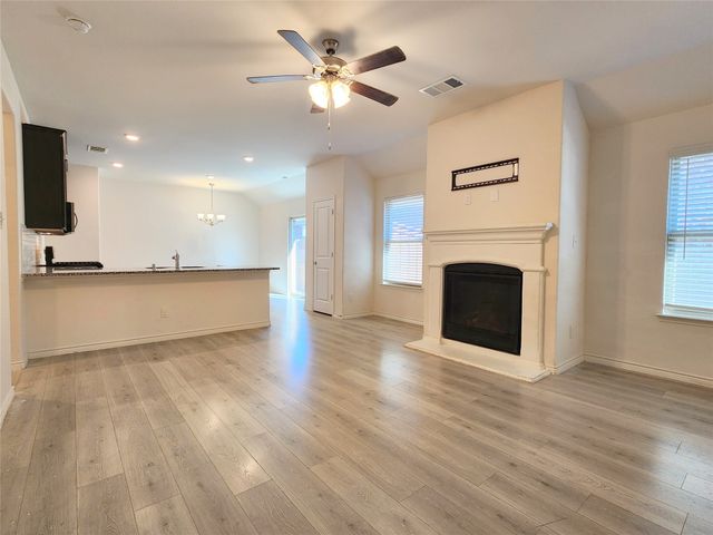 2124 Hobby Drive, Forney, TX 75126