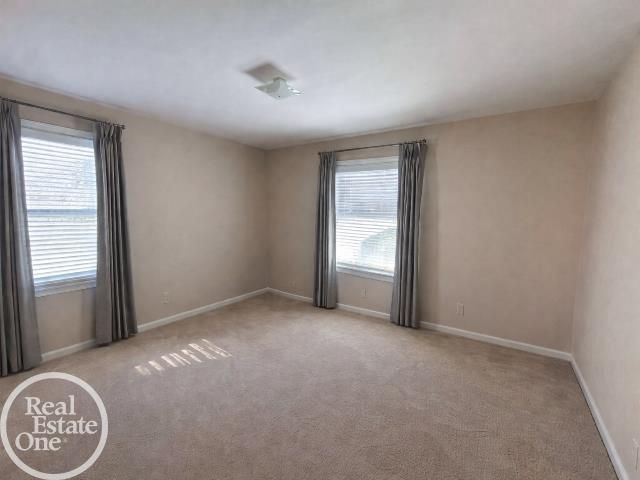 1843 Manchester Boulevard, Grosse Pointe Woods, MI 48236