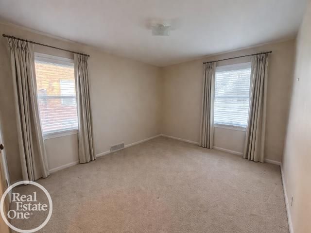 1843 Manchester Boulevard, Grosse Pointe Woods, MI 48236