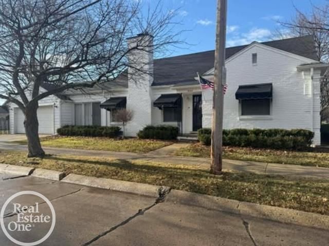 1843 Manchester Boulevard, Grosse Pointe Woods, MI 48236
