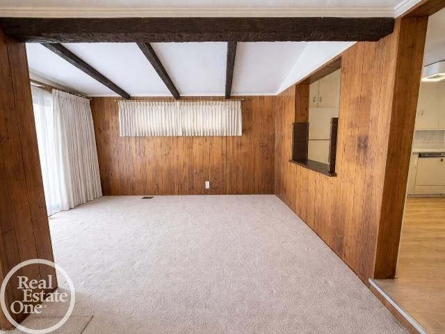 1843 Manchester Boulevard, Grosse Pointe Woods, MI 48236