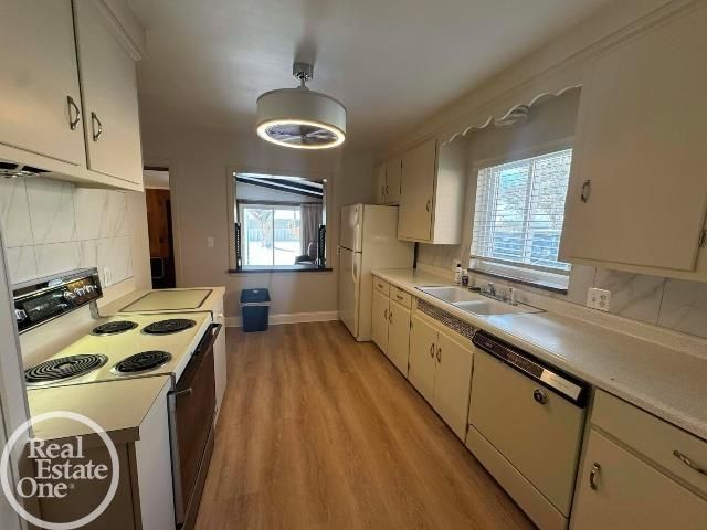 1843 Manchester Boulevard, Grosse Pointe Woods, MI 48236