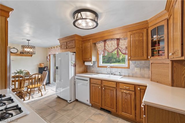 1461 Deermont Avenue SW, Massillon, OH 44647
