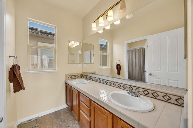 1046 Smith Way, Folsom, CA 95630