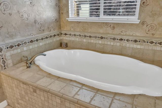 1046 Smith Way, Folsom, CA 95630