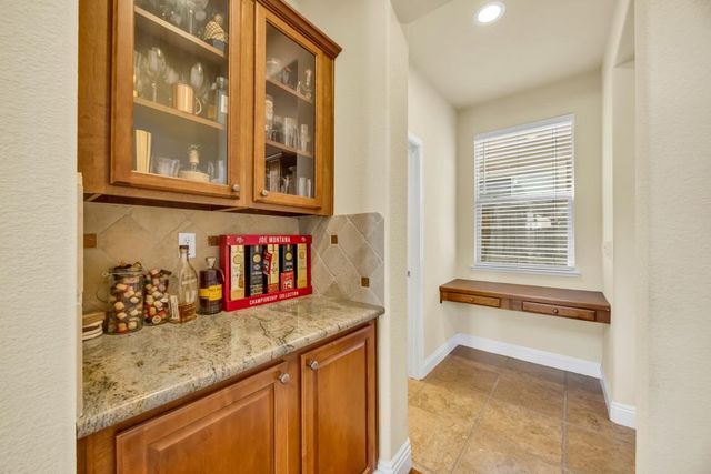 1046 Smith Way, Folsom, CA 95630