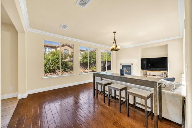 1046 Smith Way, Folsom, CA 95630