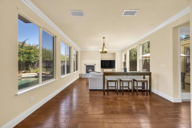 1046 Smith Way, Folsom, CA 95630
