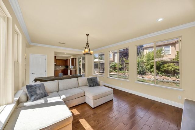 1046 Smith Way, Folsom, CA 95630