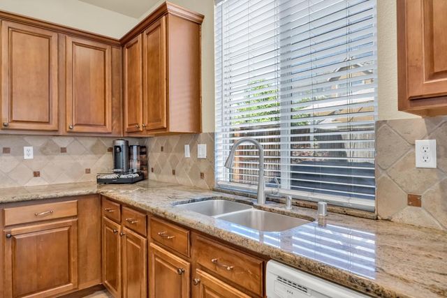 1046 Smith Way, Folsom, CA 95630
