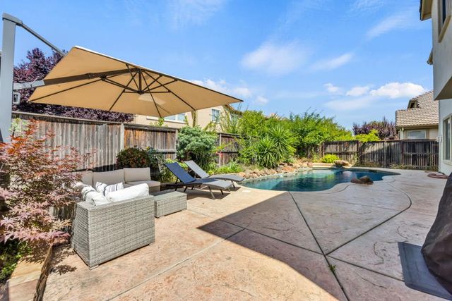 1046 Smith Way, Folsom, CA 95630
