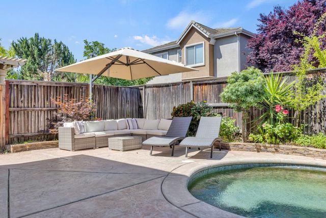 1046 Smith Way, Folsom, CA 95630
