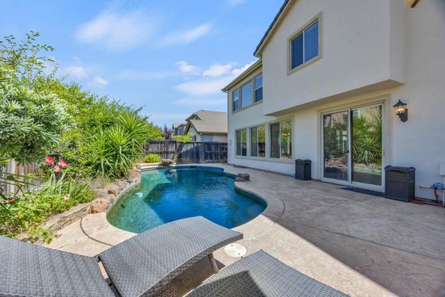 1046 Smith Way, Folsom, CA 95630