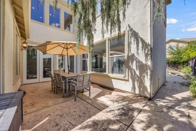 1046 Smith Way, Folsom, CA 95630