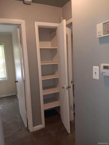9250 PLAINVIEW, Detroit, MI 48228