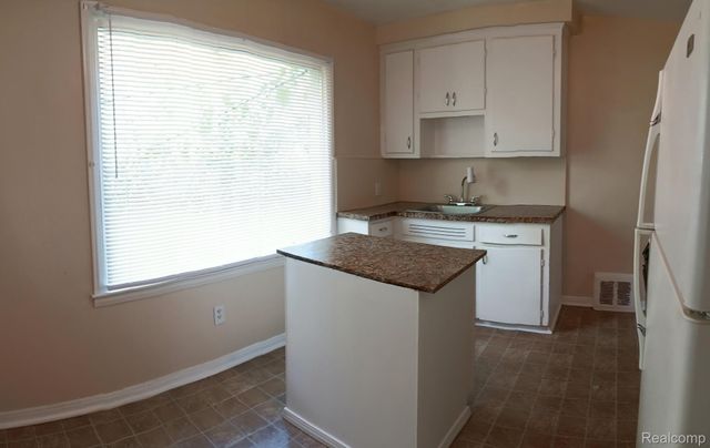 9250 PLAINVIEW, Detroit, MI 48228