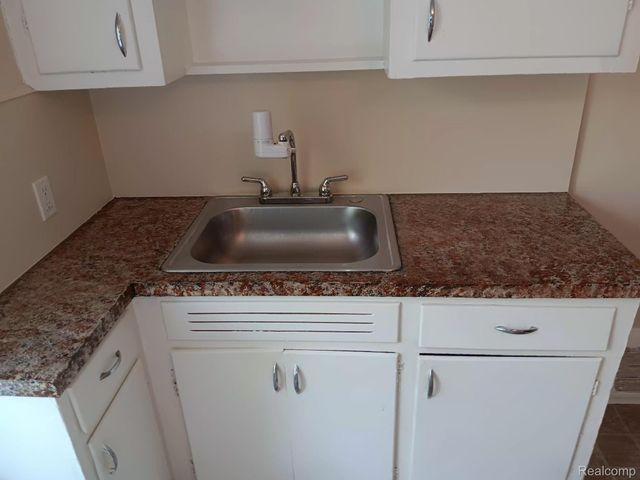 9250 PLAINVIEW, Detroit, MI 48228