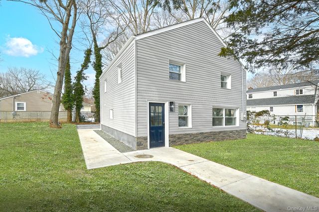 45 Crown Avenue, Huntington, NY 11743