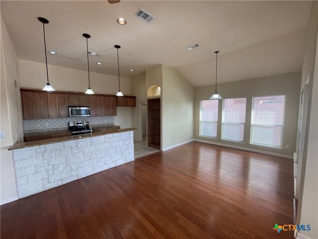 1489 Lavaca, Canyon Lake, TX 78133