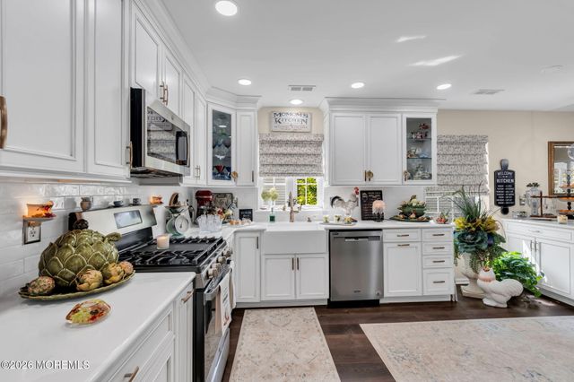 21 Turnberry Place, Jackson, NJ 08527