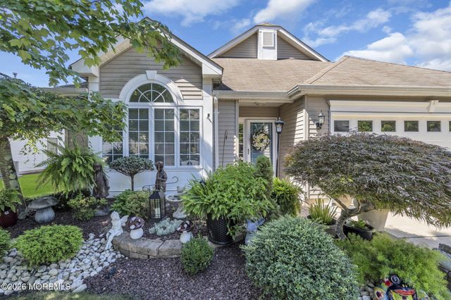 21 Turnberry Place, Jackson, NJ 08527