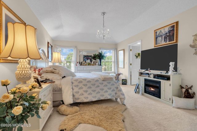 21 Turnberry Place, Jackson, NJ 08527