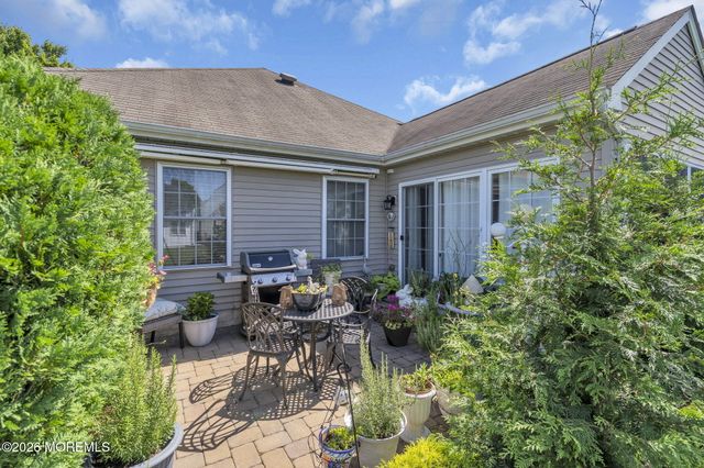 21 Turnberry Place, Jackson, NJ 08527