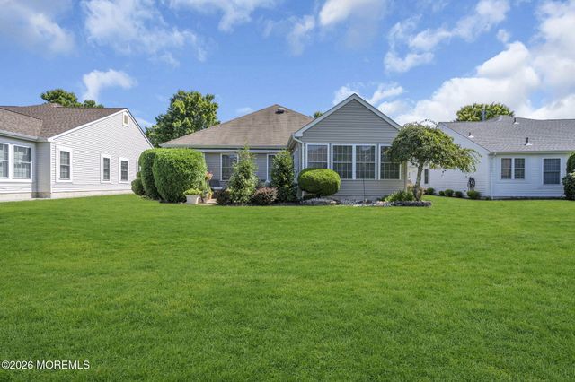 21 Turnberry Place, Jackson, NJ 08527
