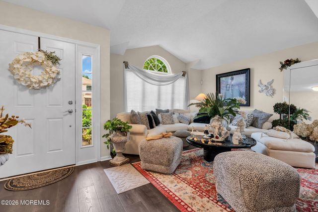 21 Turnberry Place, Jackson, NJ 08527