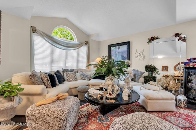 21 Turnberry Place, Jackson, NJ 08527