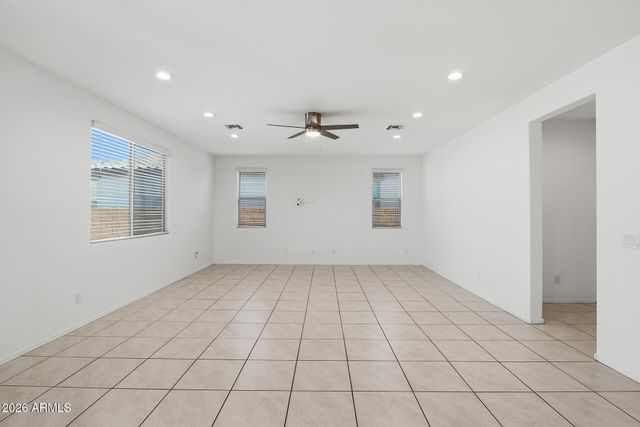 6742 W DISCOVERY Drive, Glendale, AZ 85303