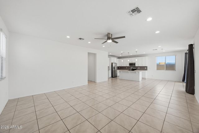 6742 W DISCOVERY Drive, Glendale, AZ 85303