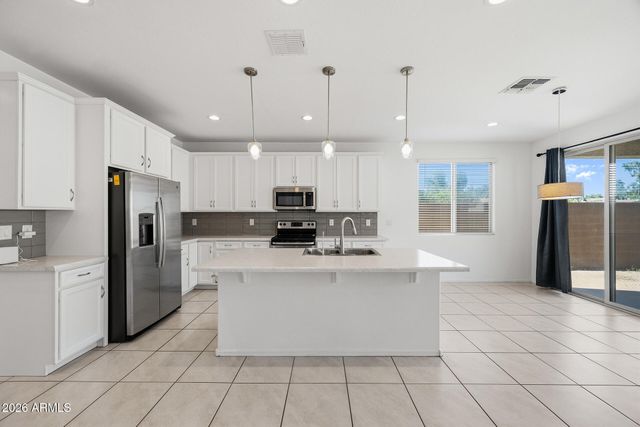 6742 W DISCOVERY Drive, Glendale, AZ 85303