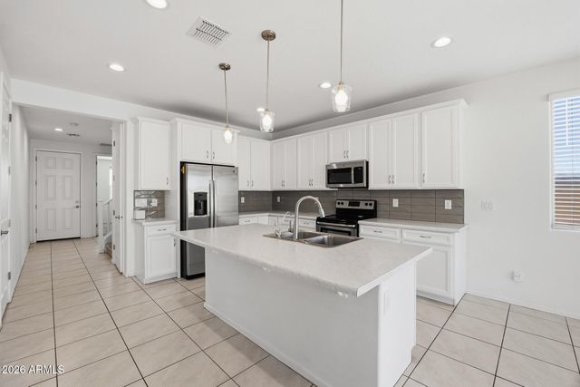 6742 W DISCOVERY Drive, Glendale, AZ 85303