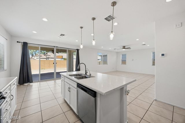 6742 W DISCOVERY Drive, Glendale, AZ 85303