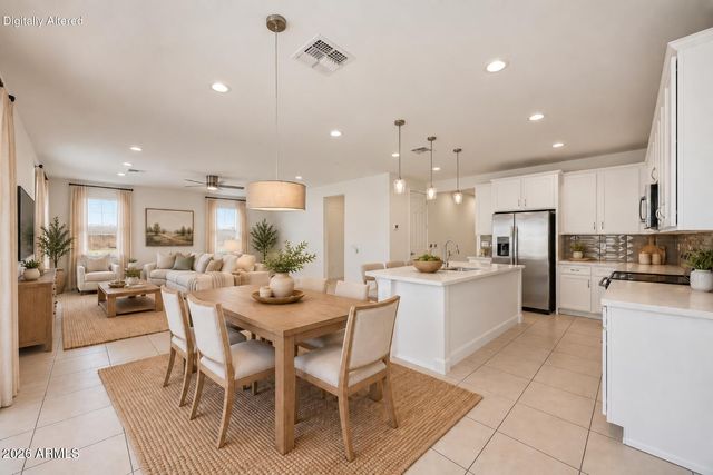 6742 W DISCOVERY Drive, Glendale, AZ 85303