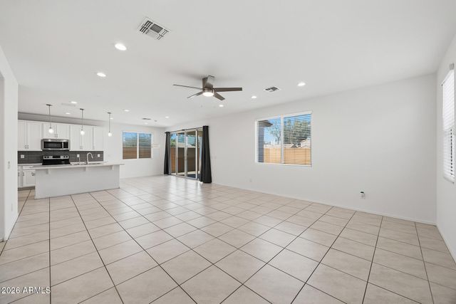 6742 W DISCOVERY Drive, Glendale, AZ 85303