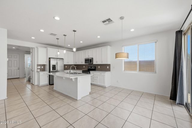 6742 W DISCOVERY Drive, Glendale, AZ 85303