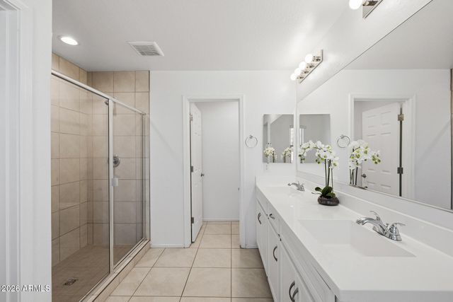 6742 W DISCOVERY Drive, Glendale, AZ 85303
