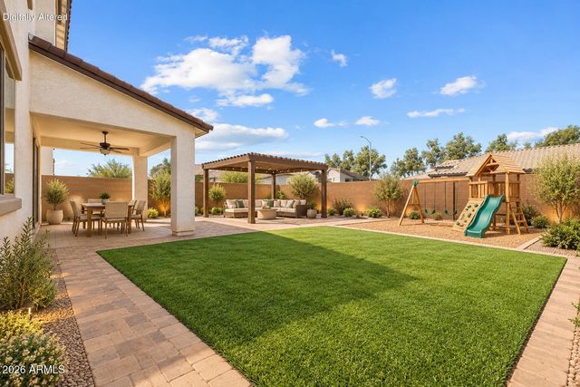 6742 W DISCOVERY Drive, Glendale, AZ 85303
