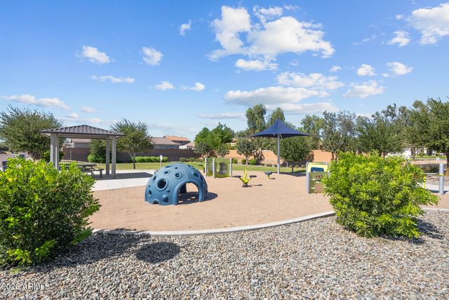 6742 W DISCOVERY Drive, Glendale, AZ 85303