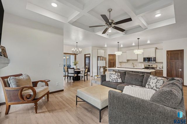 8809 W Rathburn St Street, Sioux Falls, SD 57106