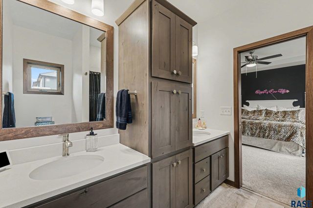 8809 W Rathburn St Street, Sioux Falls, SD 57106
