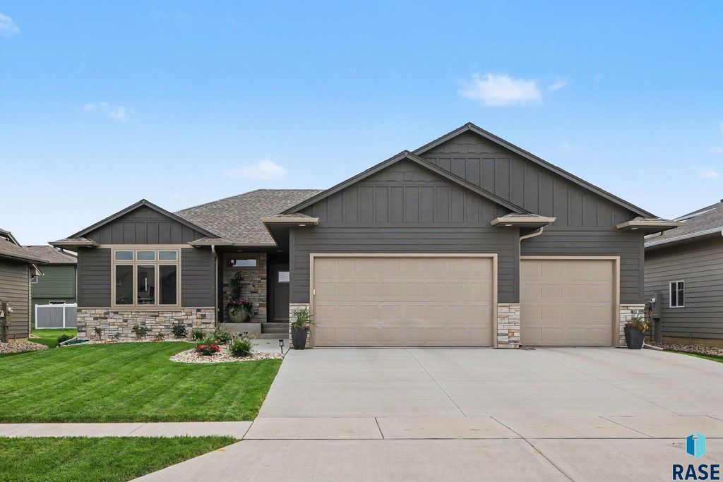 8809 W Rathburn St Street, Sioux Falls, SD 57106
