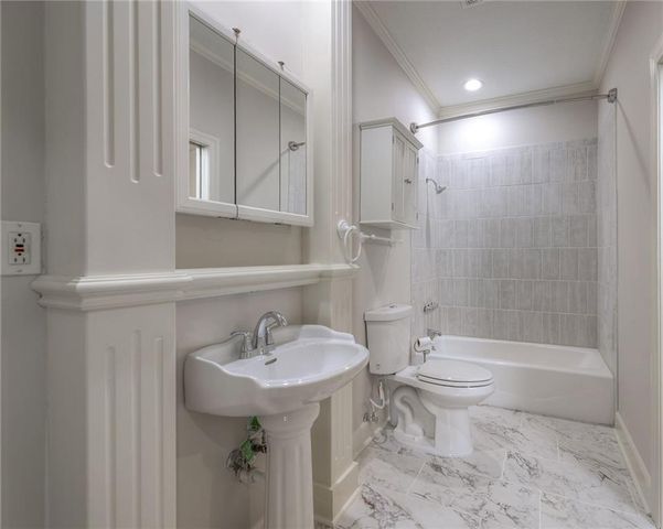 13301 E Harvest Lane, Peculiar, MO 64078