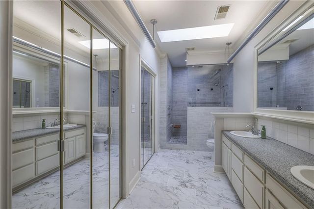 13301 E Harvest Lane, Peculiar, MO 64078