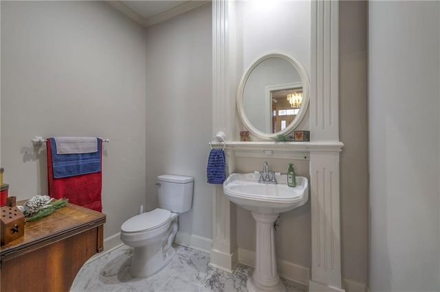 13301 E Harvest Lane, Peculiar, MO 64078