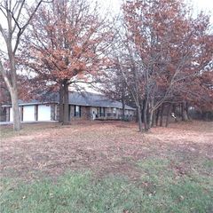 13301 E Harvest Lane, Peculiar, MO 64078